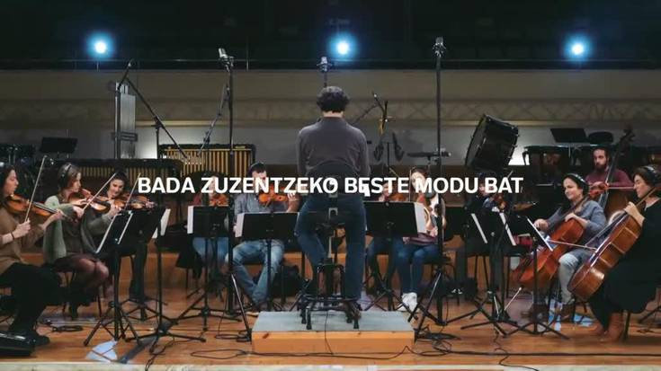 Fernando Velazquez konpositore eta orkestra-zuzendariaren balioak bere egin ditu Laboral Kutxak