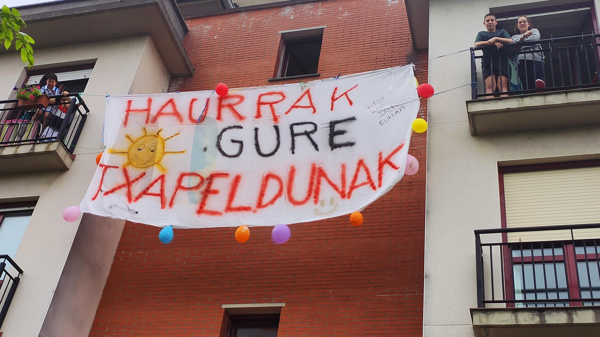 Haurraren Egunaz gozatzen