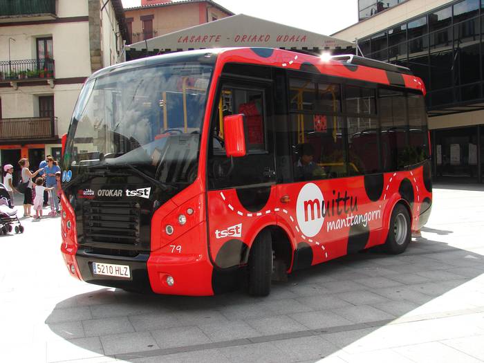 ‘Muittu Manttangorri’ autobusa Mugi txartelaren barnean