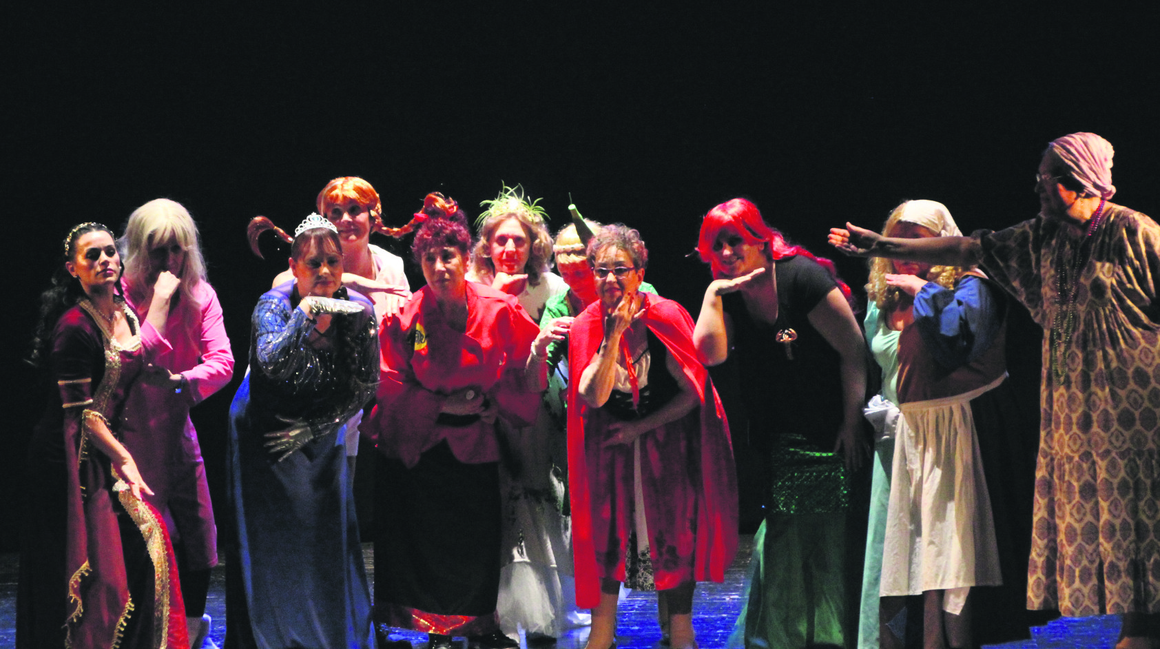 "Familia handi bat" omenduko dute