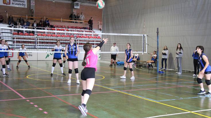 Ostadar Boleibola saileko ordezkari guztiak lehian ari dira