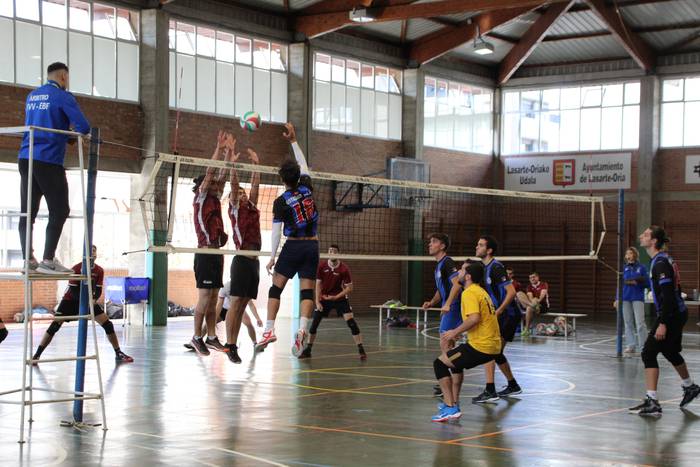 Ostadar Boleibol ataleko taldeek ezin izan zuten jardunaldia biribildu