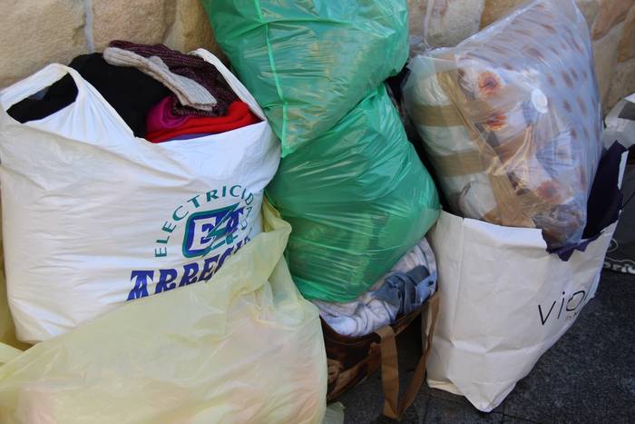 Martutenen gaur etxegabetu dituzten pertsonentzako manta eta kanpinak bilduko dituzte Okendo plazan