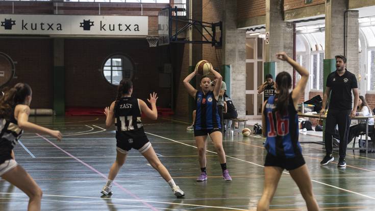 Junior Errendimendu taldeak ezin izan zuen finalerako sailkatu