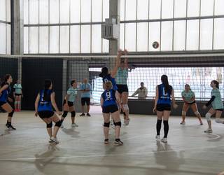 Ostadar Boleiboleko ordezkariek, ezin Toloboleiko taldeak gainditu