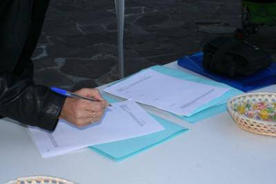 LOHPko partehartze karpa Zabaleta auzoan egon zen larunbat goizean