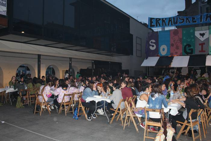 Sorgin afaria, Okendo Plazan