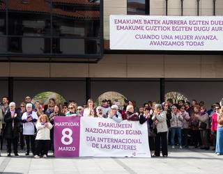 Elkarretaratzea egin du udaletxeak