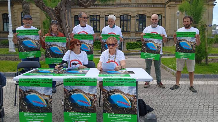 Larunbateko manifestazioarekin bat egin du Lasarte-Orian Aire Garbia plataformak