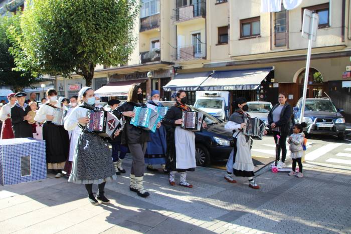 Euskal Jaia: Ttirriki Ttarrakako trikitilarien kalejira