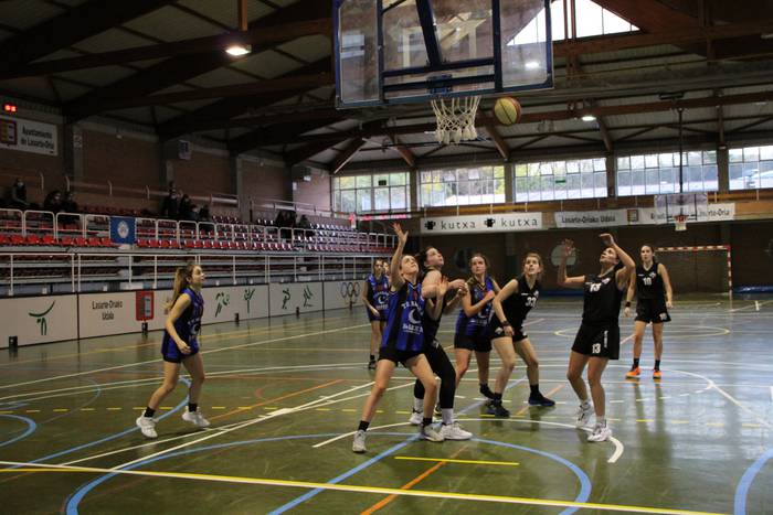 Ostadarreko 2. seniorrak ezin izan zuen ezer egin Erroibideren aurka