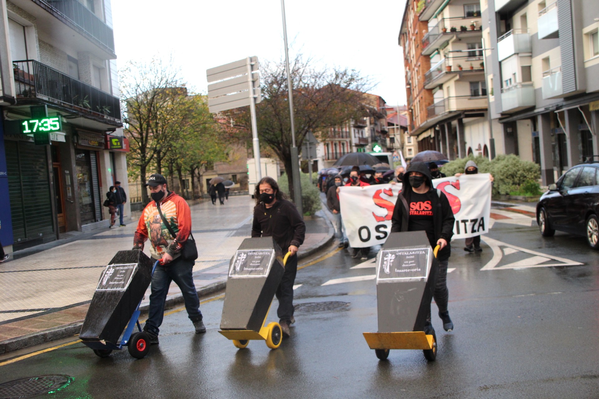 Ostalarien protesta berri bat, gaur