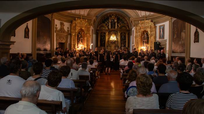 Alboka abesbatzaren emanaldia