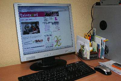 txintxarri.info web gunea berritu dugu