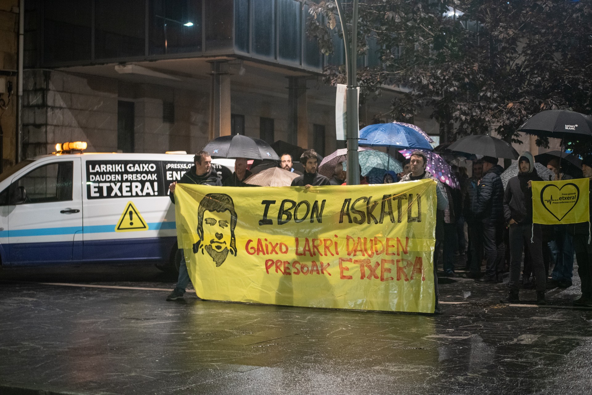 Osasun larrialdiaren aurrean, arrisku egoeran dauden presoak etxeratzeko aldarria egin du Etxeratek: larriki gaixo daudenak eta 70 urtetik gorakoak