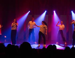 Go!azen telesailaren kanta mitikoarekin ireki dute kontzertua