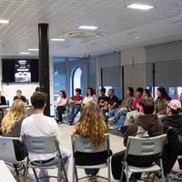 'Iraultza oholtzara': azoka autogestionatua