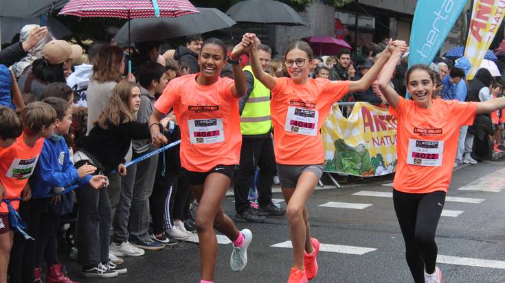 Euririk ez, eta giro alai bezain jolastia izan du aurtengo 23. Korrika Festak