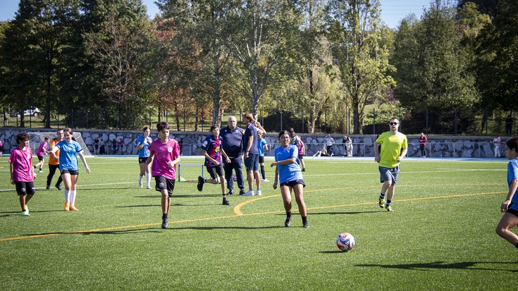 Guztiak batera futbolaz gozatzen