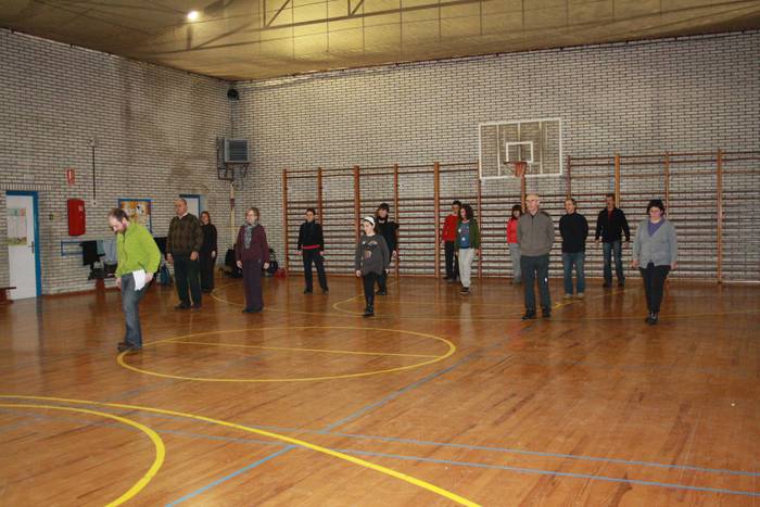 Plaza dantza saioak urritik aurrera