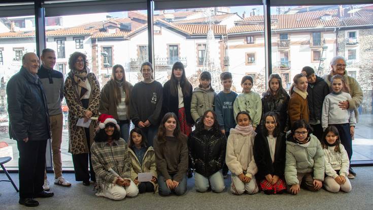 XXXII. Jaiotza lehiaketako sariak banatu dituzte