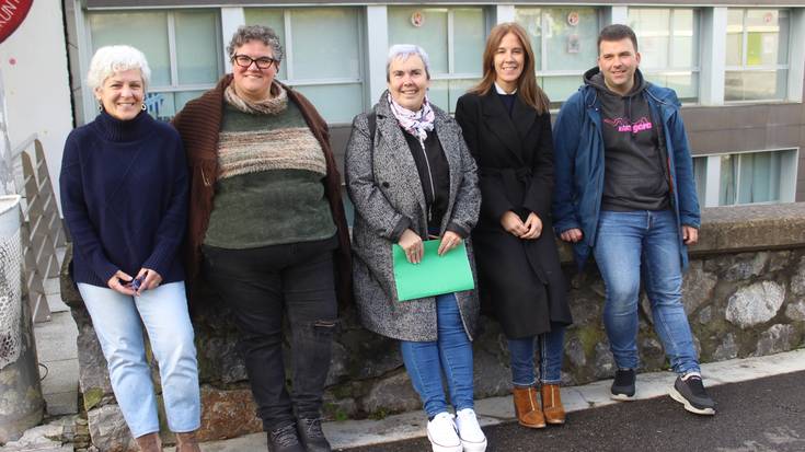 Euskararen Nazioarteko Eguna bizitzeko antolatu dituzten jarduerak aurkeztu dituzte