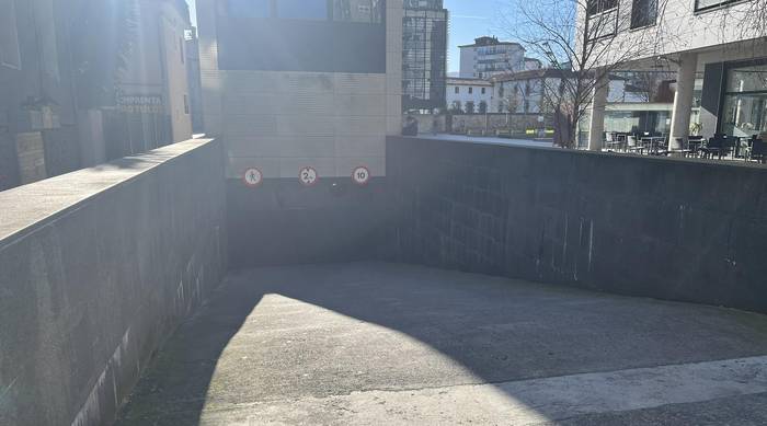 Udal zerbitzuak hasi dira bere jabetzakoak diren garajeak kudeatzen