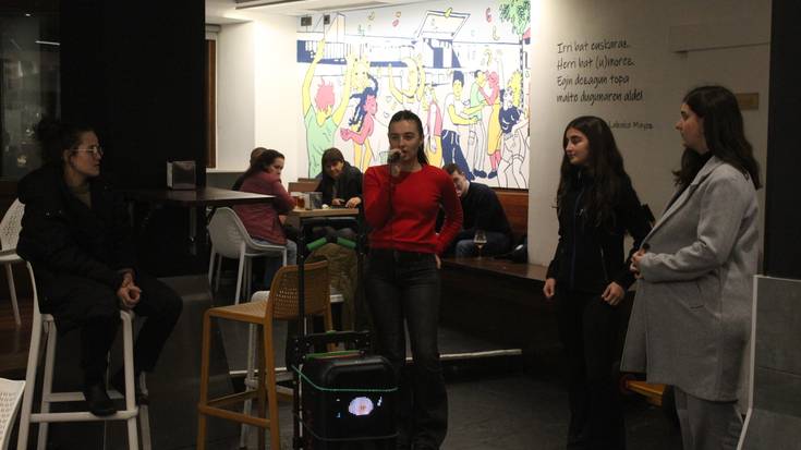 Bertsoz bete dute erdigunea