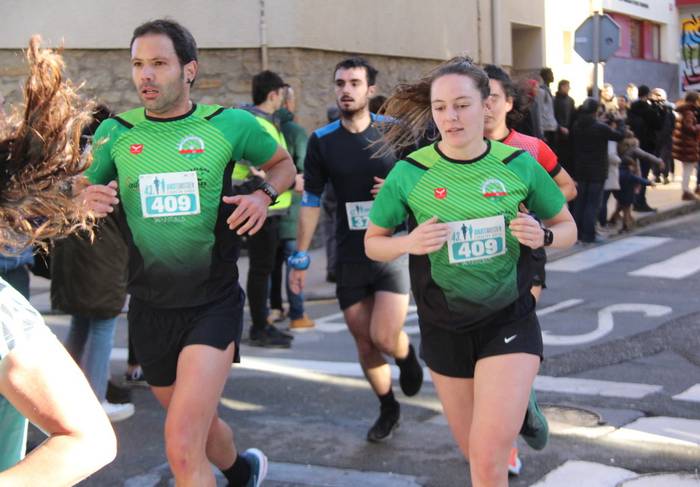 Tolosa eta Gorostegi herritarren artean azkarrenak izan ziren Zarauzko bikote mistoen krosean