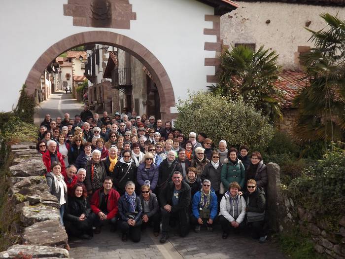 Xumelak harrera beroa Baztanen