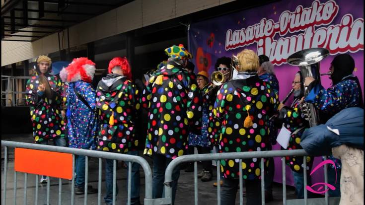 Oaintxe in deu! txarangak erdigunea alaitu du