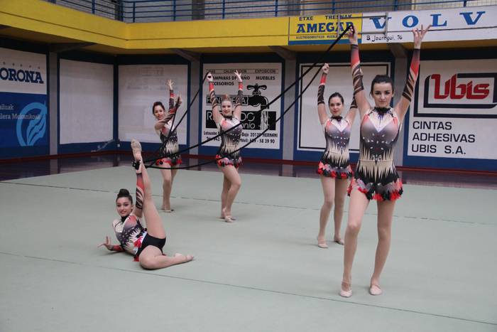 Gimnastak txapelketetarako prest