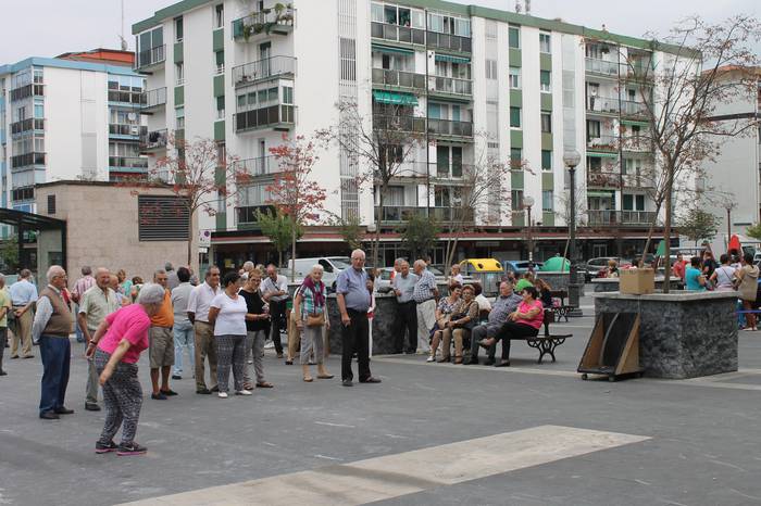 Nagusien ohorezko ospakizunak hastear