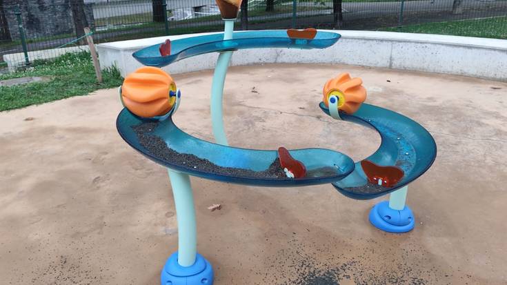 Atsobakarreko ur parkeko "ekintza bandalikoa" deitoratu du udalak