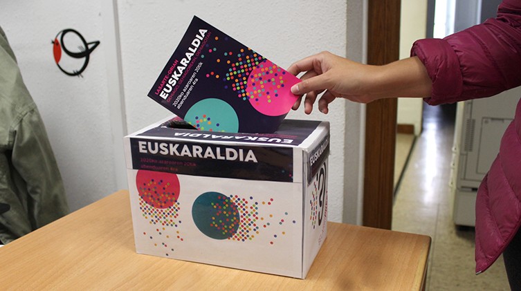 Diptikoa uzteko puntu finkoak herrian zehar