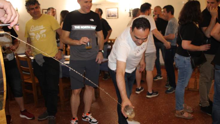 Sagardoaz eta menuaz gozatu dute Saustatxo elkartean