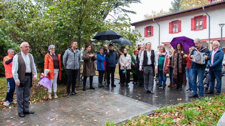 Frankismoaren basakeria jasandako lasarteoriatarrak aintzatetsi dituzte