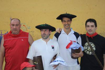 Iñigo Arluziaga eta Imanol Bardaji, txapeldun palan, gomazko pilotarekin