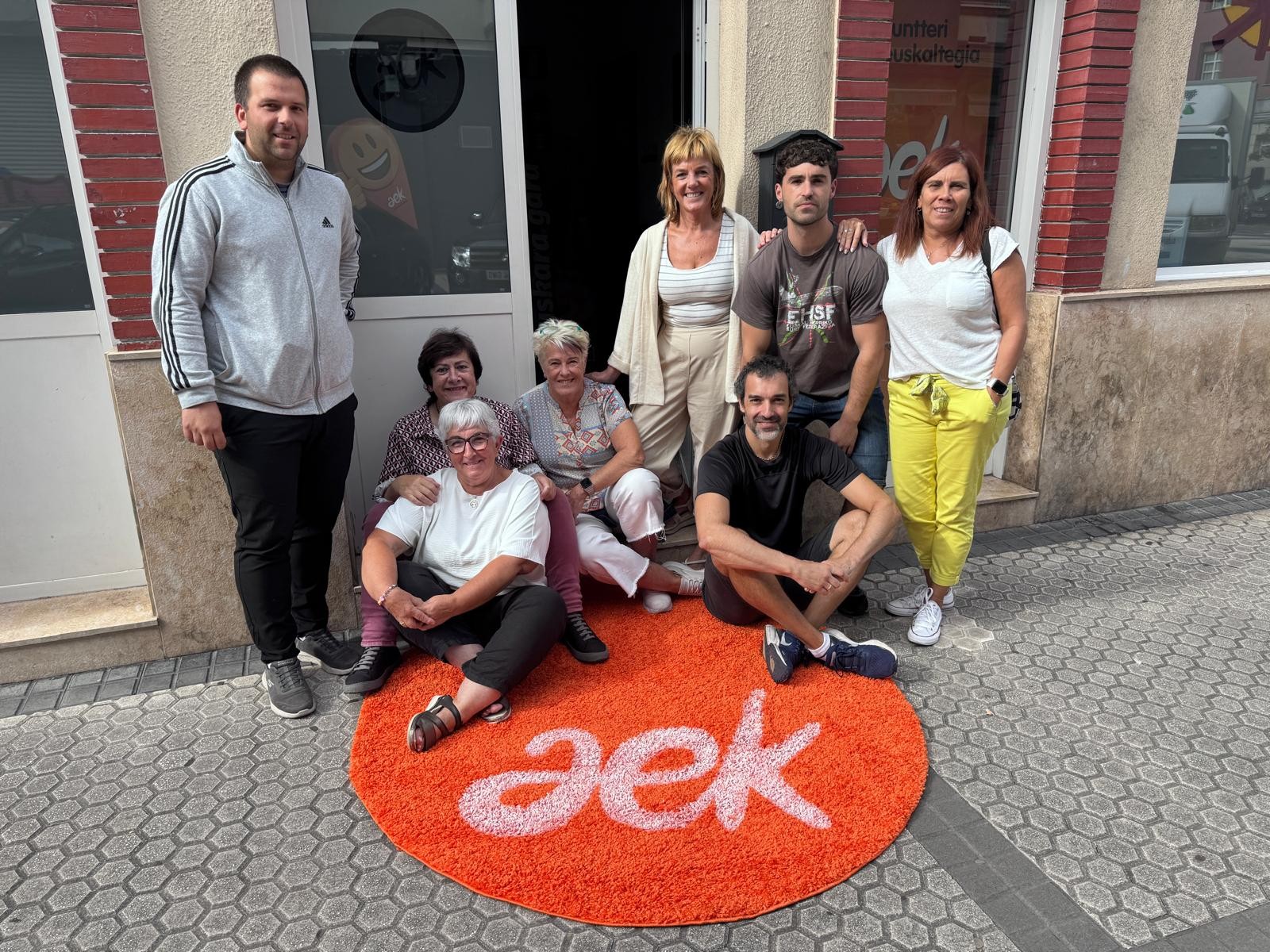 [EDUKI BABESTUA] Euskara eroso ikasi eta bizitzeko, ateak zabaldu dituzte Muntteri AEKn