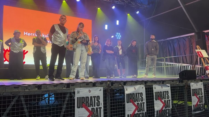 Manifestua plazaratu dute herriko kultura sortzaileek