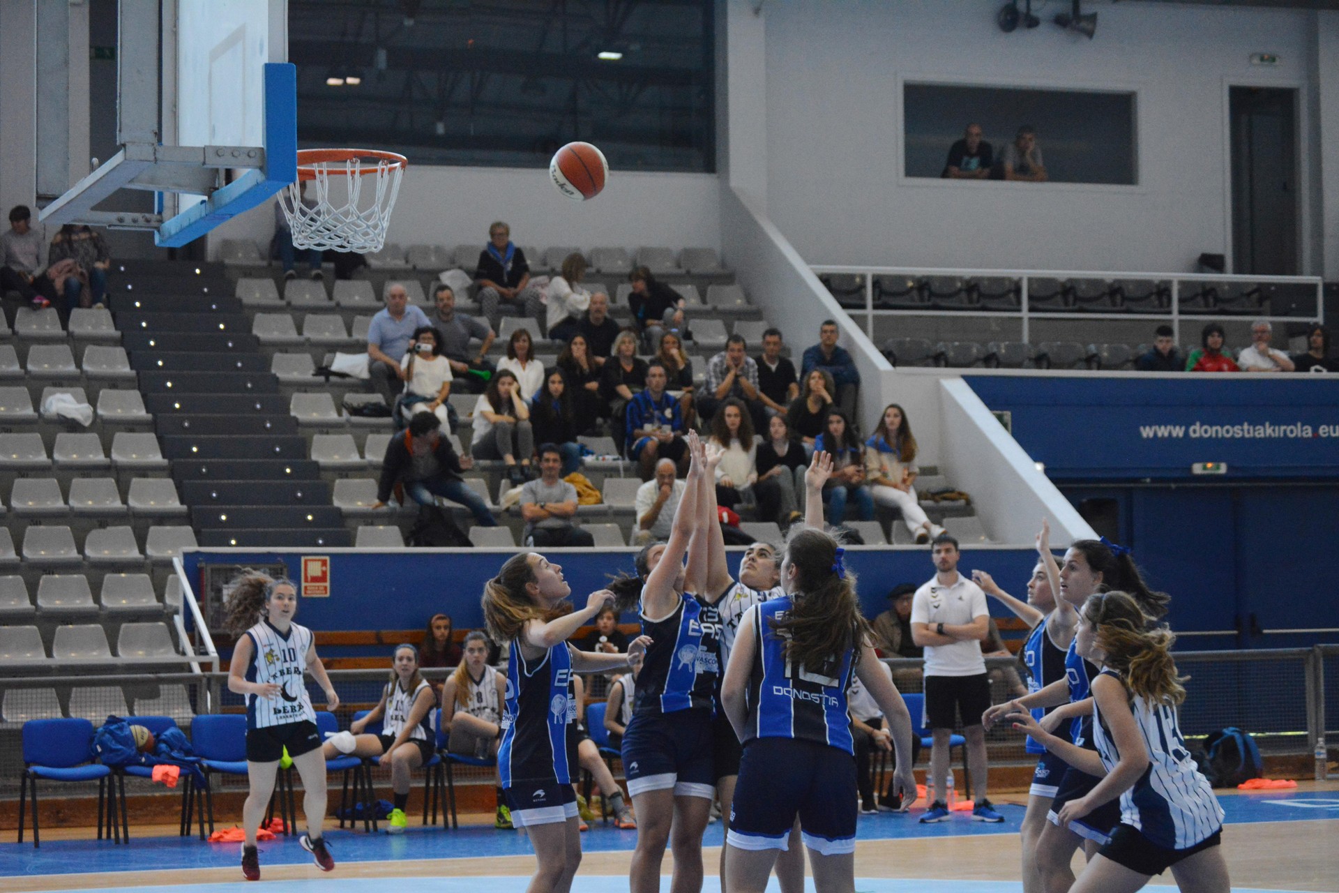 Ostadar, ezustekoa ematetik gertu (58-54)