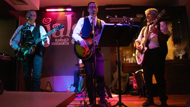 The Beatlesen kantutegitik abiatuta, kontzertua jo dute