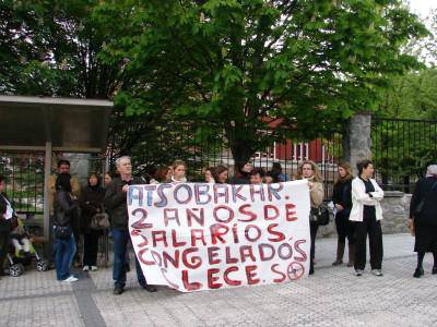 Atsobakarreko langileak eta CLECE konpondu dira Udalaren laguntzaz