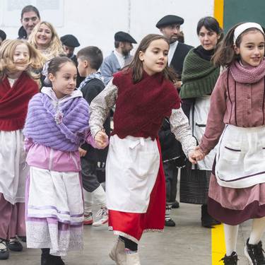 Abenduak 24: kantu jira