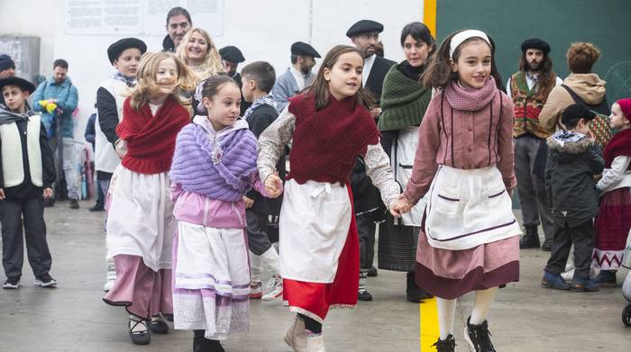 Abenduak 24: kantu jira