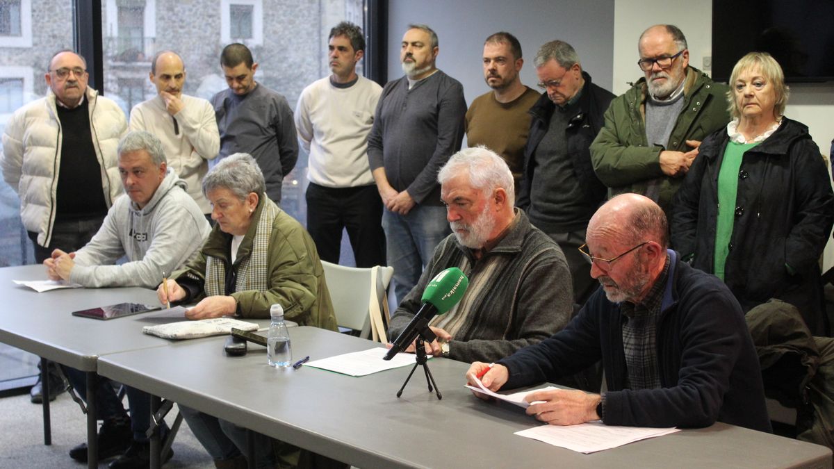 Ehun eguneko greban "modu aktiboan" parte hartu zutenak elkartzeko bilera antolatu dute