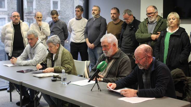 Ehun eguneko greban "modu aktiboan" parte hartu zutenak elkartzeko bilera antolatu dute