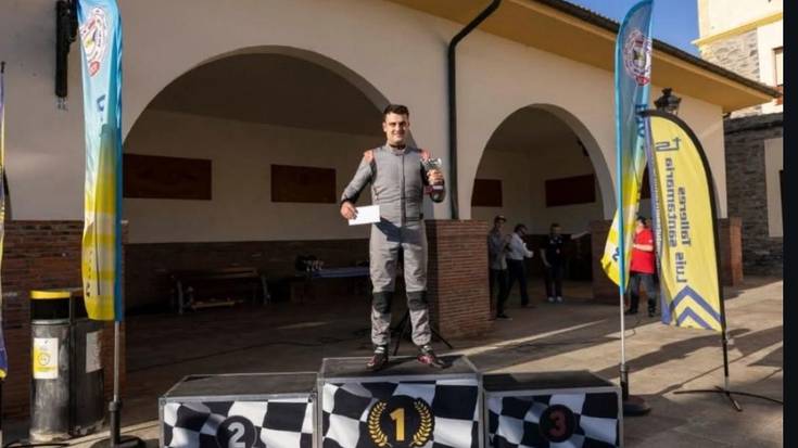 Aitor Manso San Cosmeko igoerako podiumera igo da