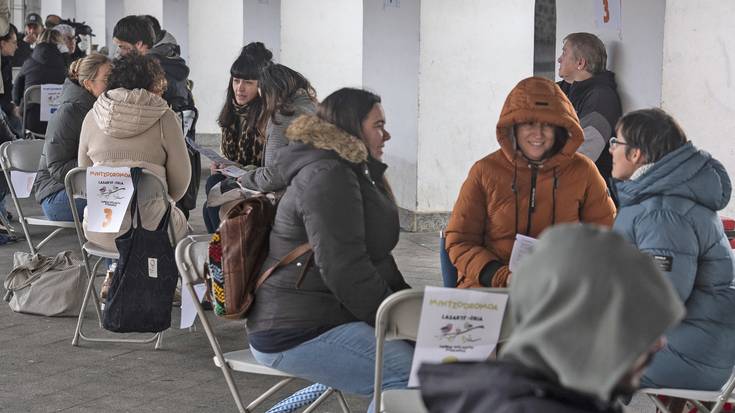 Euskarazko zaparrada, Okendo plazan