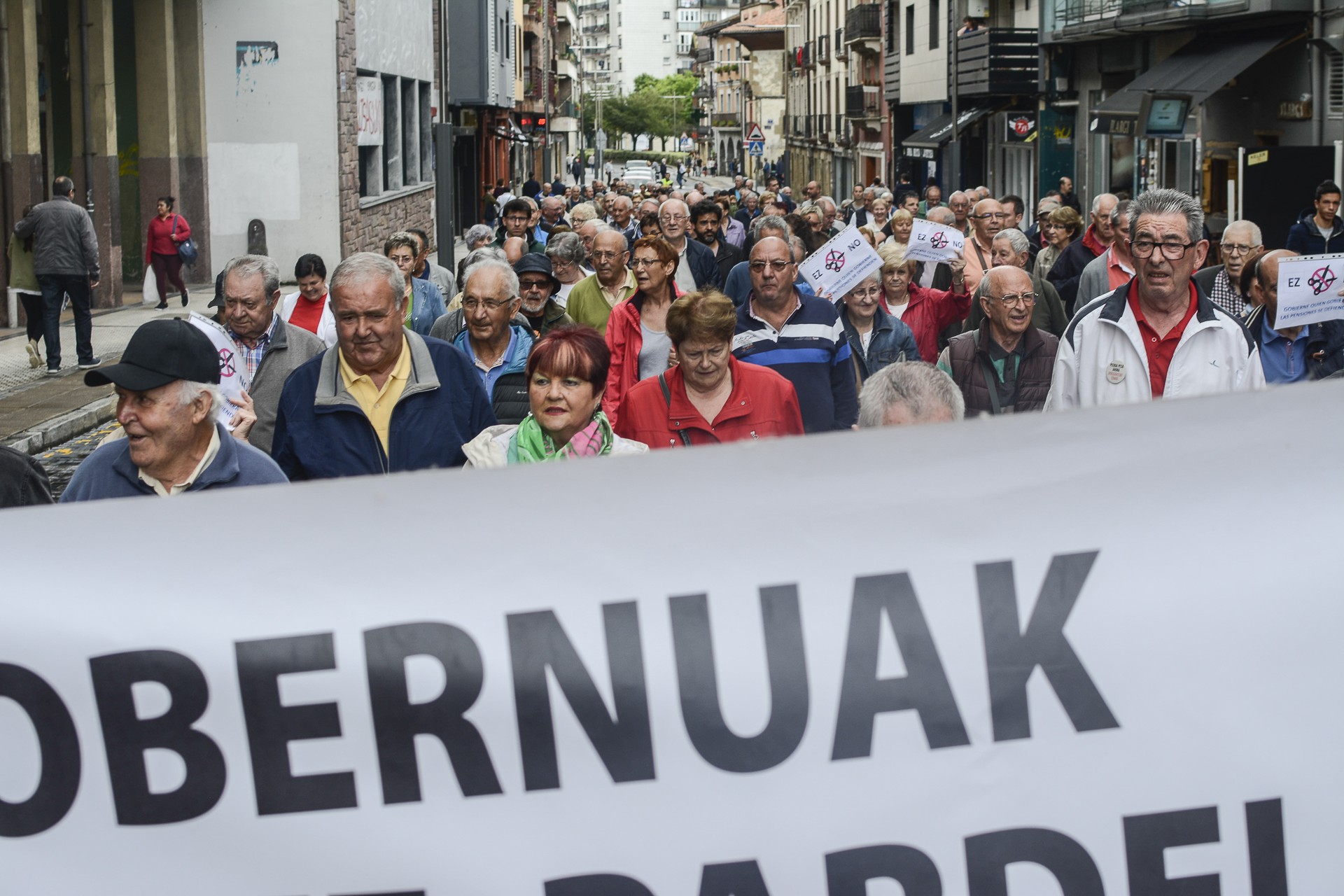 Itxialdia amaitzean, adinaren araberako bereizketarik ez egitea eskatu dute herriko pentsionistek